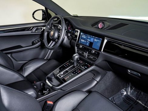 Certified 2025 Porsche Macan S w/ Premium Package Plus image 14