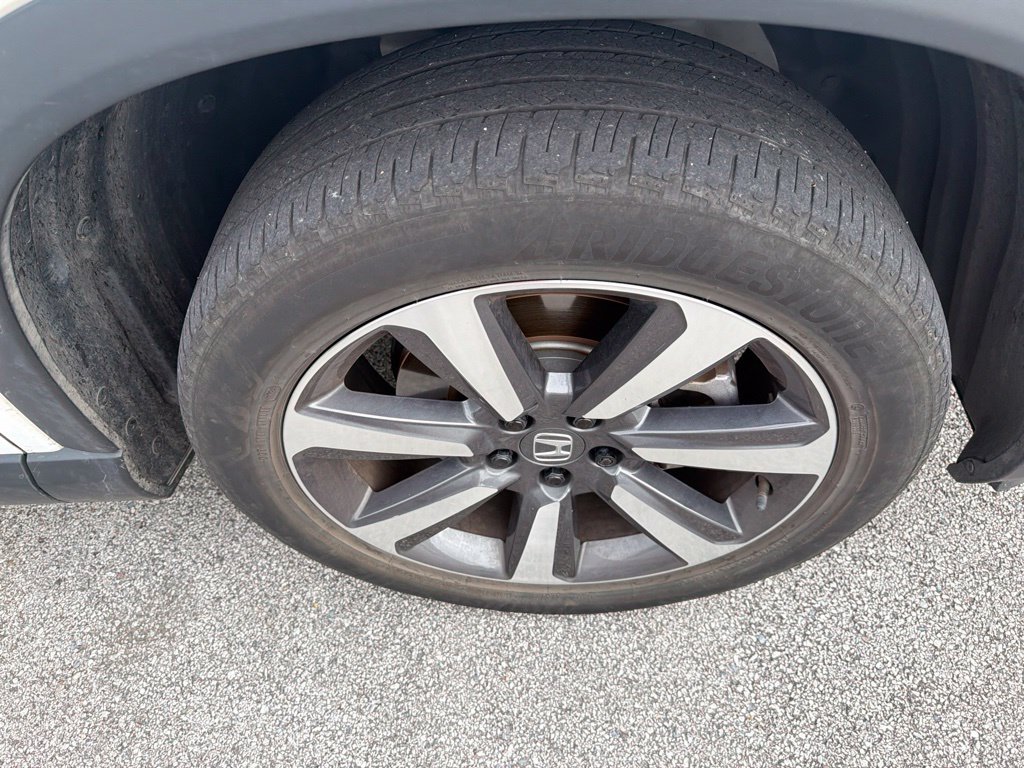 Used 2025 Honda Pilot Elite image 12
