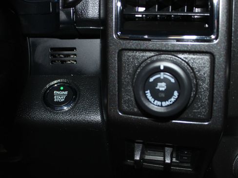 Used 2021 Ford Expedition Limited RWD image 21