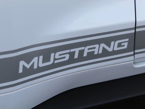 Used 2018 Ford Mustang EcoBoost image 23