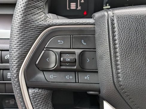 Used 2025 Toyota Tacoma SR5 AWD/4WD image 15