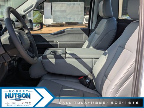 New 2025 Ford F250 XL w/ XL Chrome Package image 15