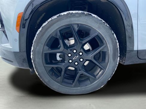 Used 2025 Chevrolet Traverse RS image 37