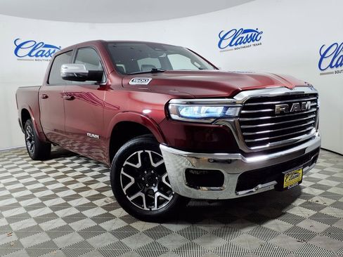 Used 2025 RAM 1500 Laramie AWD/4WD image 1