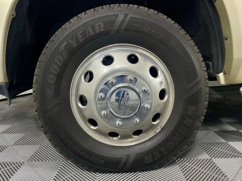 Used 2014 RAM 3500 Laramie Longhorn image 9