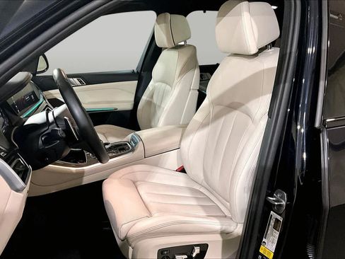 Used 2022 BMW X5 M50i AWD/4WD image 8