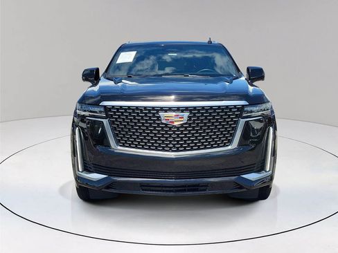 Used 2023 Cadillac Escalade Luxury image 2