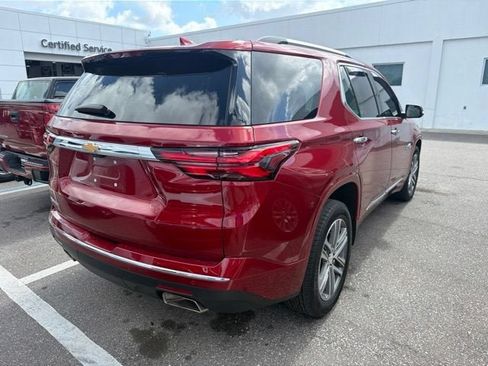 Used 2023 Chevrolet Traverse High Country FWD image 13