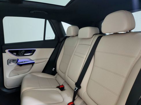 Used 2026 Mercedes-Benz GLC 300 image 18