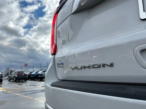 Used 2021 GMC Yukon Denali w/ Denali Premium Package image 8