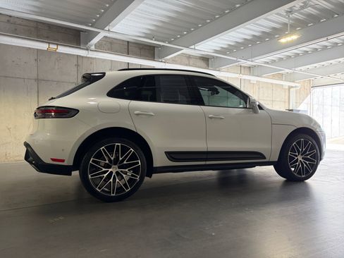 Used 2023 Porsche Macan AWD/4WD image 8