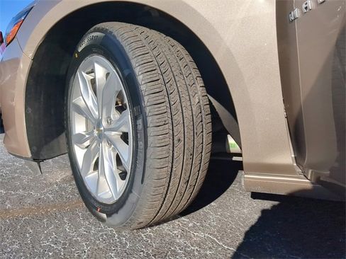 Used 2024 Chevrolet Malibu LT image 36