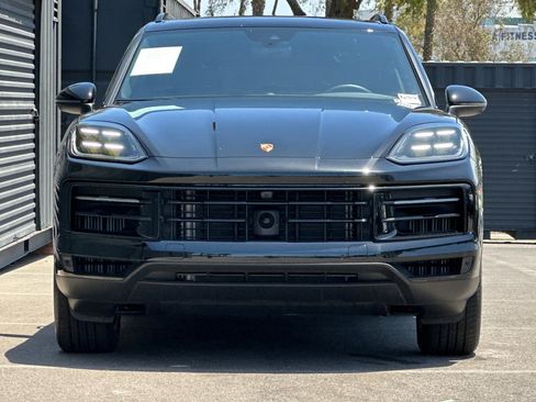 Used 2026 Porsche Cayenne E-Hybrid AWD/4WD image 11