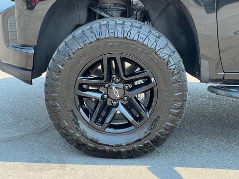 Used 2022 Chevrolet Silverado 1500 LT Trail Boss w/ LT Trail Boss Premium Package AWD/4WD image 14