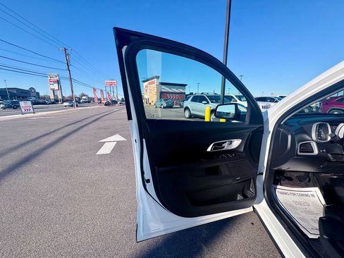 Used 2015 Chevrolet Equinox LTZ image 19