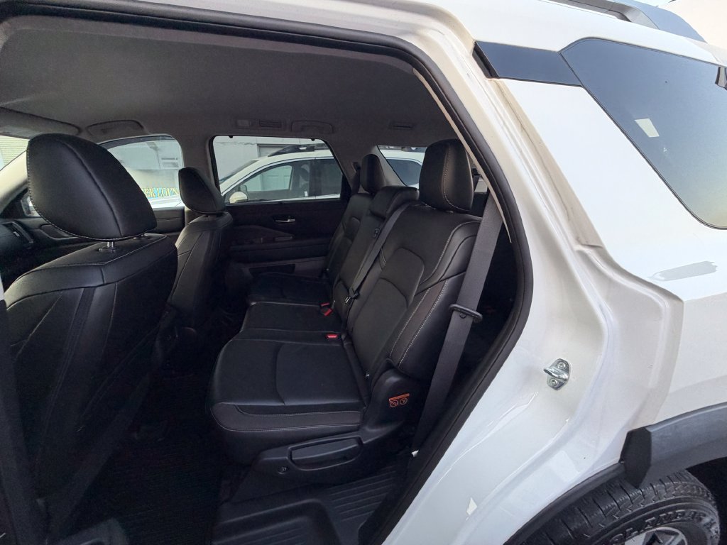 Used 2023 Nissan Pathfinder SL w/ Cargo Package AWD/4WD image 10
