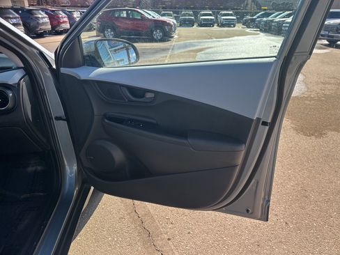 Used 2021 Hyundai Kona SEL Plus image 33