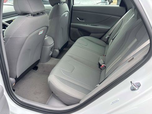 Used 2026 Hyundai Elantra Sport image 5