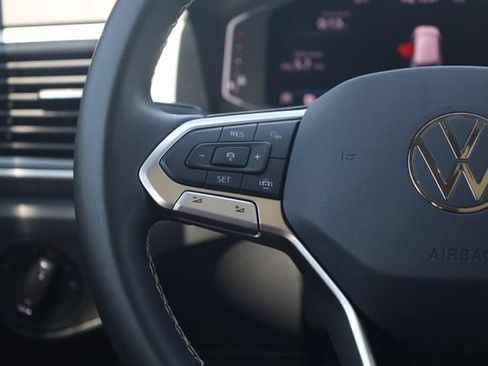 Used 2023 Volkswagen Atlas SE w/ Panoramic Sunroof Package AWD/4WD image 9