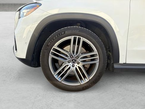 Used 2025 Mercedes-Benz GLS 450 4MATIC image 23