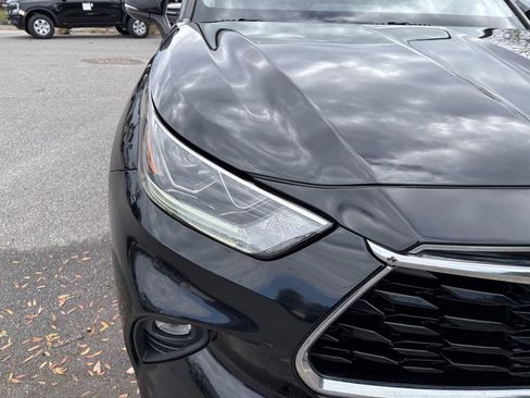Used 2020 Toyota Highlander Limited image 11