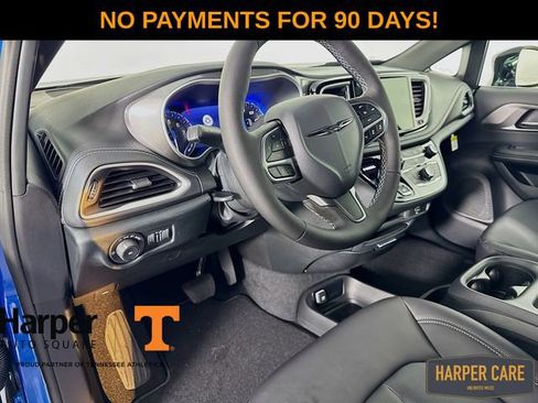 New 2026 Chrysler Pacifica Select image 11