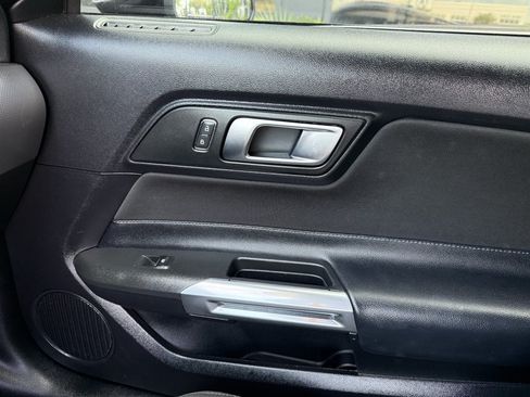 Used 2019 Ford Mustang GT RWD image 29