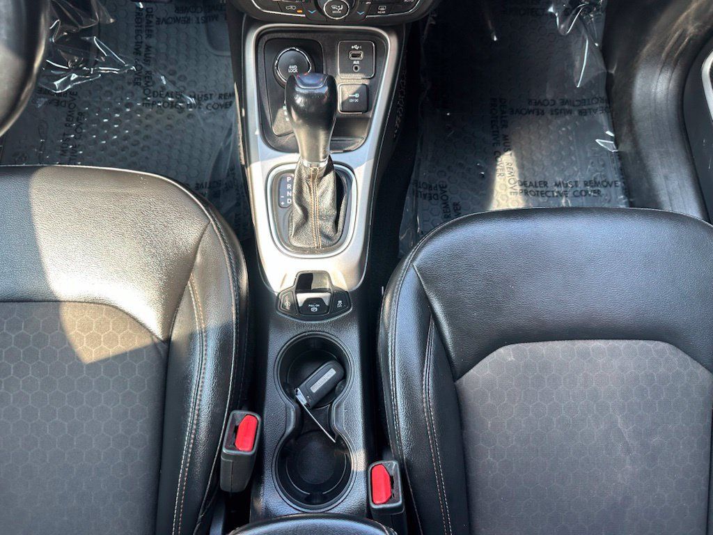 Used 2020 Jeep Compass Latitude w/ Cold Weather Group AWD/4WD image 35
