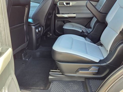 Used 2021 Ford Explorer XLT w/ Equipment Group 202A image 20