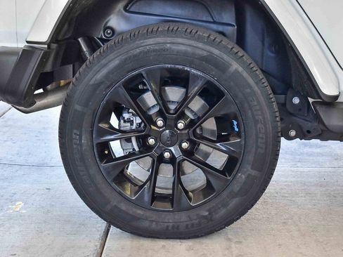 Used 2023 Jeep Wrangler Unlimited Sahara image 10