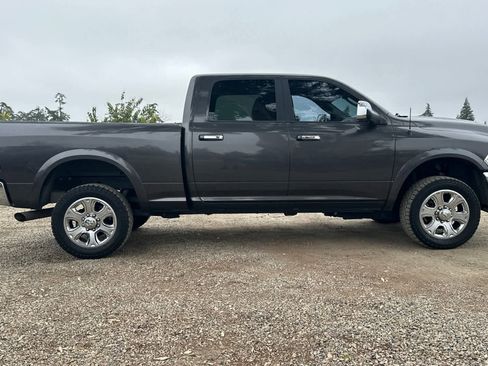 Used 2017 RAM 2500 Laramie image 9