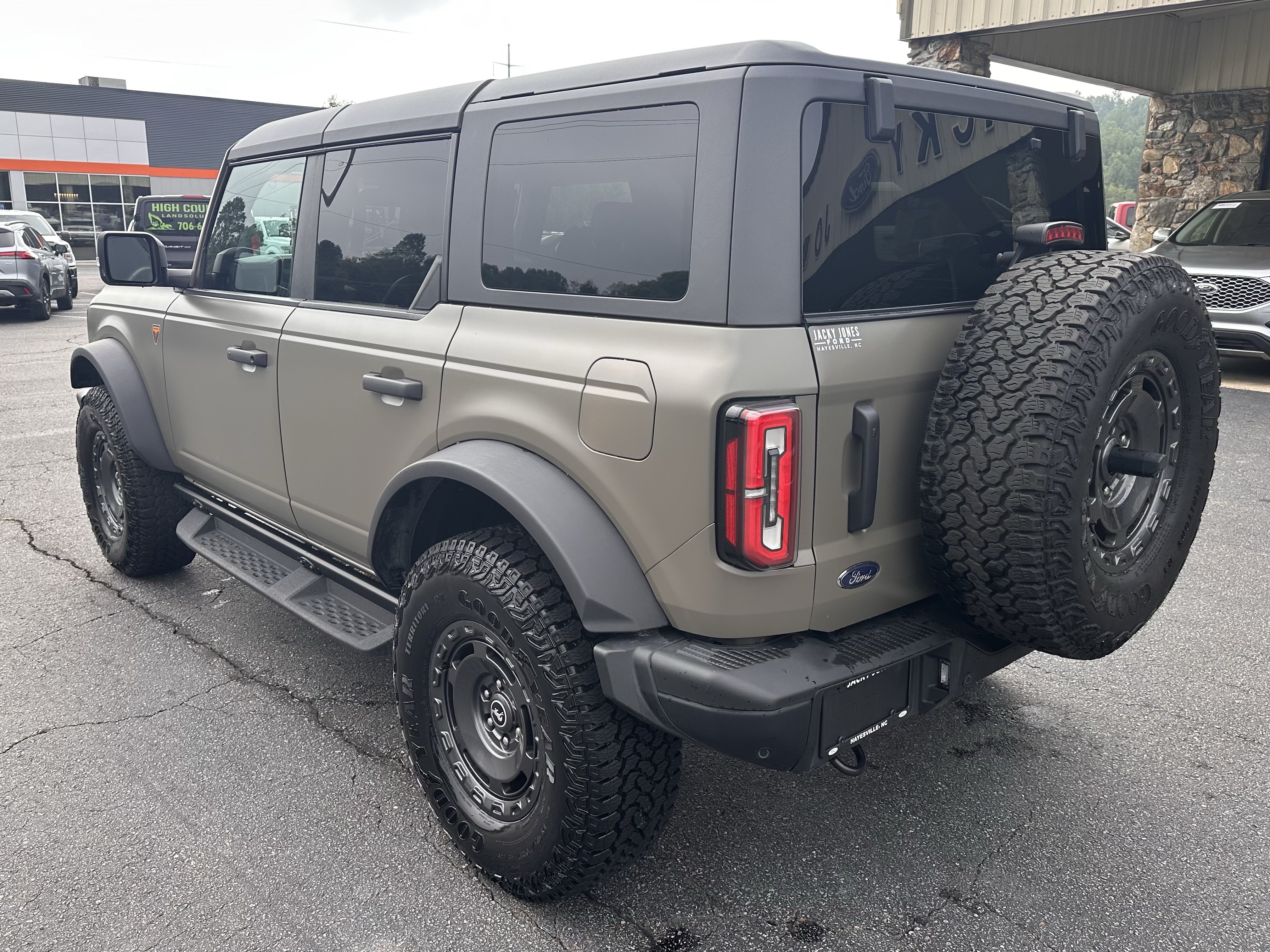 Used 2025 Ford Bronco Badlands w/ Matte Film Protection Package AWD/4WD image 8