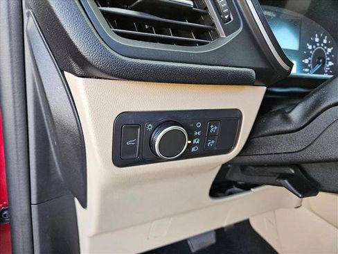 Used 2022 Ford Escape SE w/ Convenience Package image 9