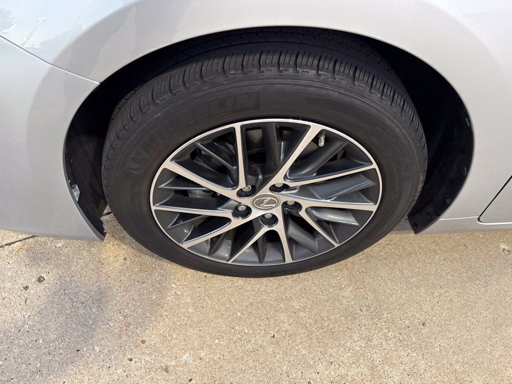 Used 2016 Lexus ES 350 w/ Premium Package w/Wood Trim FWD image 12