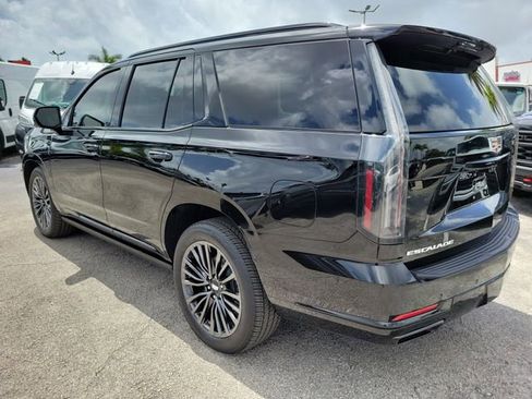Used 2025 Cadillac Escalade Sport Platinum image 3