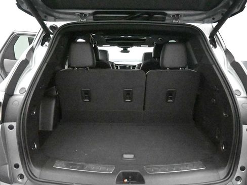 Used 2024 Buick Enclave Avenir AWD/4WD image 33