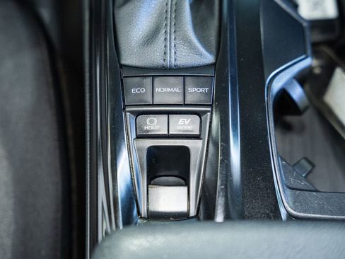 Used 2025 Toyota Camry LE FWD image 23