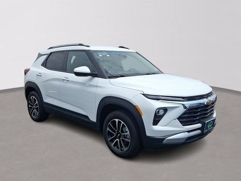 Certified 2025 Chevrolet TrailBlazer LT AWD/4WD image 3