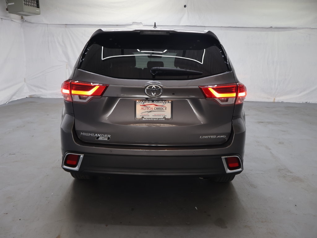 Used 2018 Toyota Highlander Limited w/ Carpet Mat Package (TMS) AWD/4WD image 6
