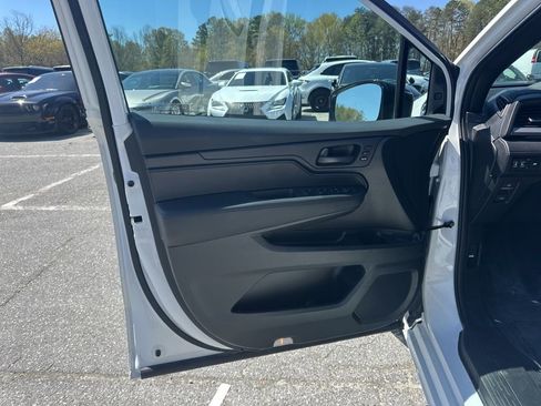 Used 2025 Honda Odyssey Sport-L image 27