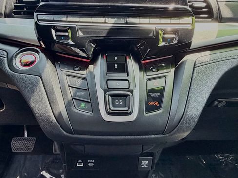 Used 2025 Honda Odyssey Sport-L image 27