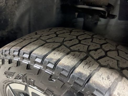 Used 2025 Jeep Compass Trailhawk image 48