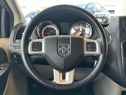 Used 2015 Dodge Grand Caravan SE w/ Quick Order Package 29E SE FWD image 8