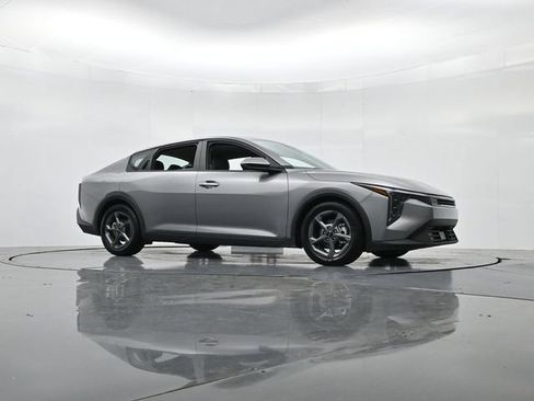 Used 2025 Kia K4 FWD image 35