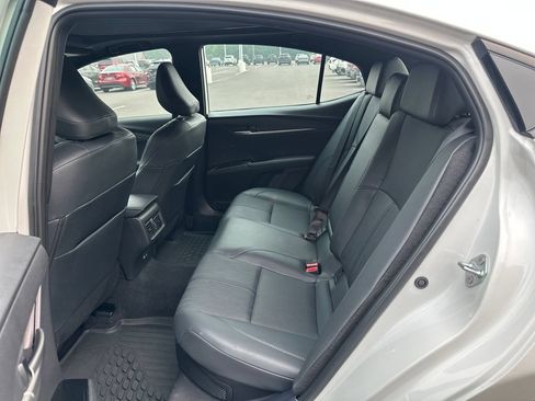 Used 2025 Toyota Camry XSE FWD image 12