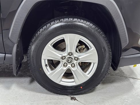 Certified 2021 Toyota RAV4 XLE image 21