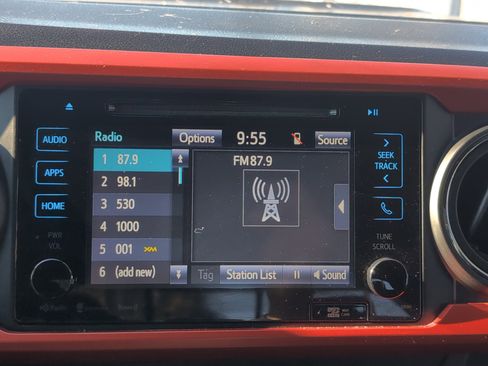 Certified 2019 Toyota Tacoma TRD Sport image 23