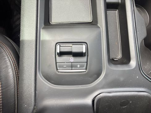 Used 2024 GMC Sierra 3500 AT4 w/ AT4 Preferred Package image 21