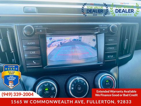 Used 2018 Toyota RAV4 LE w/ Carpet Mat Package FWD image 32