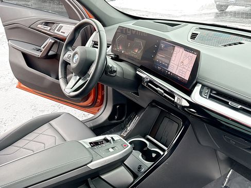 Used 2024 BMW X1 xDrive28i w/ Premium Package image 5